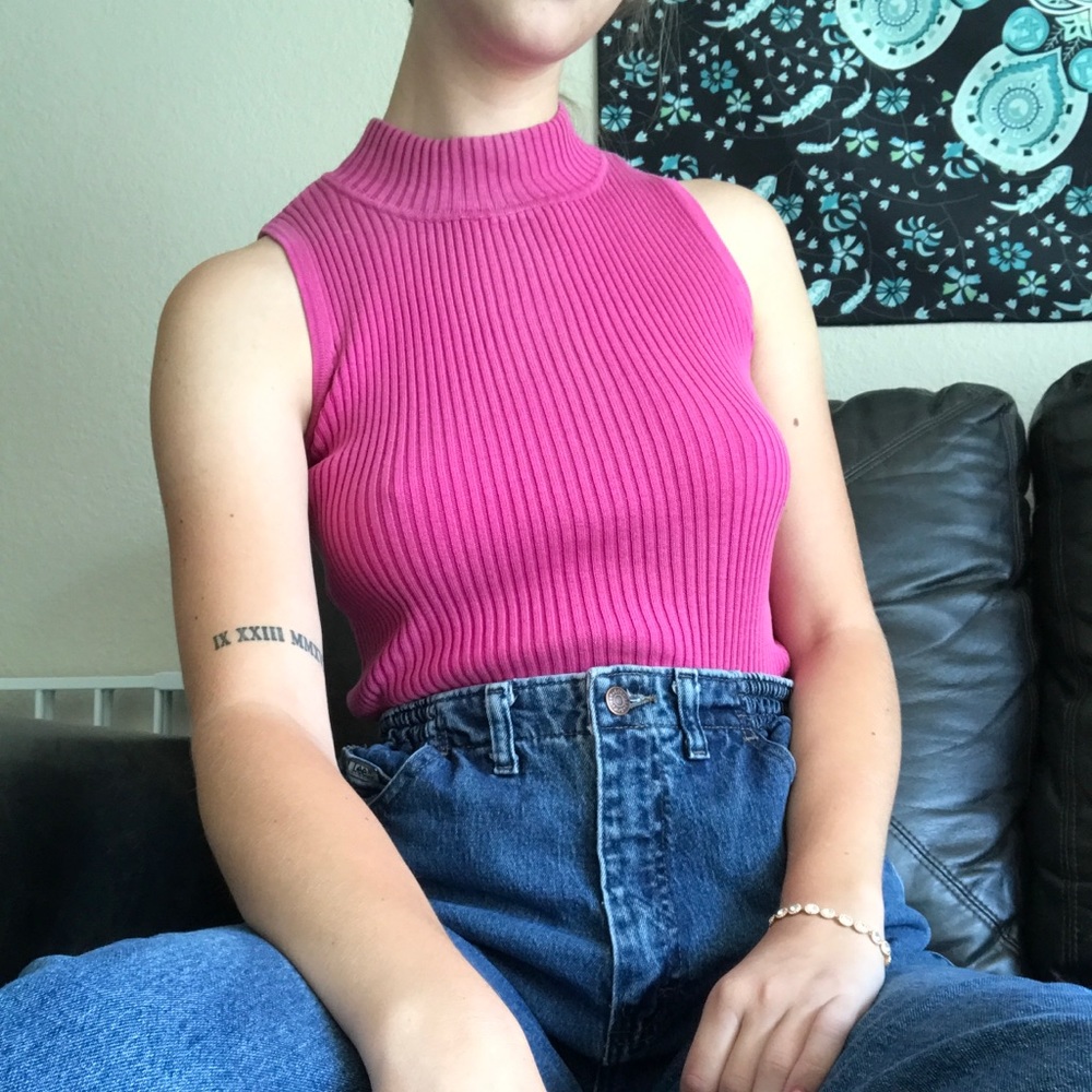 🌸VINTAGE: ‘CLIO’ TURTLE NECK SLEEVELESS SWEATER🌸